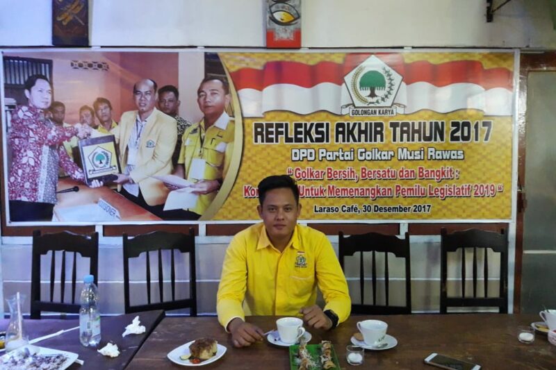 Sepanduk Dilepas DPD Golkar Mura Layangkan Somasi