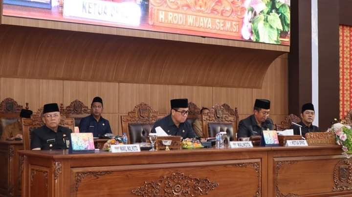 Rapat Paripurna Wako Lubuklinggau Sampaikan LPJ APBD 2022