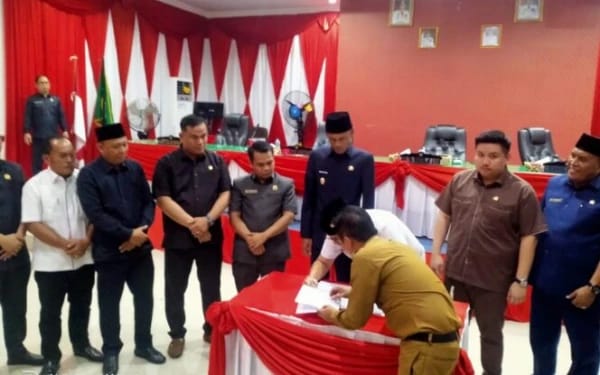 DPRD dan Pemkab MURTARA Teken MoU RPJMD 2025-2029