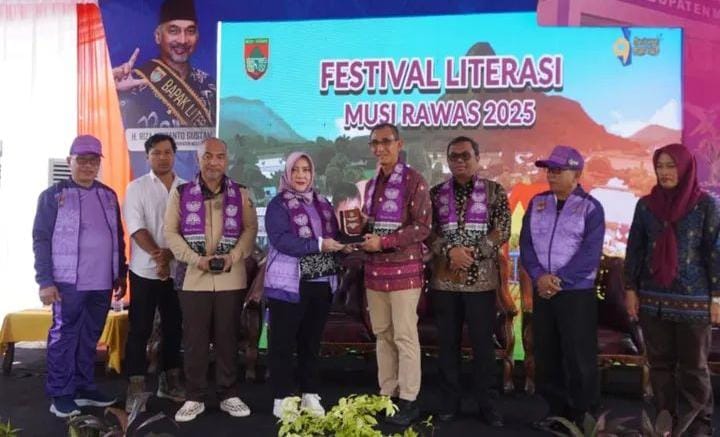 Bupati Mura Buka Festival Literasi dan Talkshow