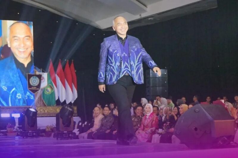 Ketua TP PKK Musi Rawas Ikuti Ajang Fashion Show Wastra Sumsel