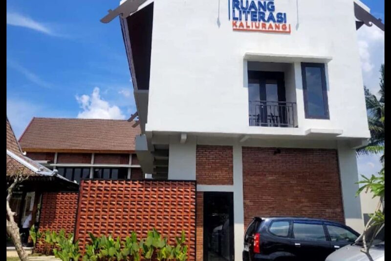 RUANG LITERASI, BUNG WILLY DAN GEN Z YANG MENOLAK DUNGU